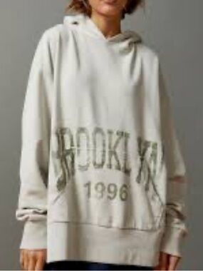 Urban Outfitters Brooklyn 1996 Oversized Hoodie in Cream | LG/XL